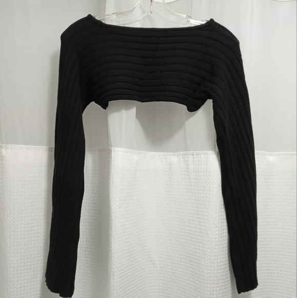 Dynamite cropped bell sleeve sweater. Xxs. Good Used condition.  Worn once. - Picture 3 of 7